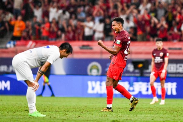 茹萨：孩子们会跟唱中国国歌 上海是座宜居的城市