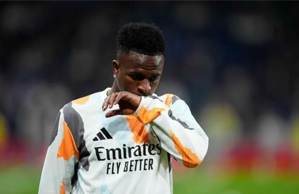 每体：阿隆索求求维尼修斯每场跑1万米，后者对被换下很困惑