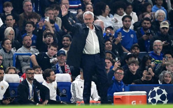 0-1! 穆里尼奥重返斯坦福神奇不再, 前欧冠冠军开局2连败, 排倒数