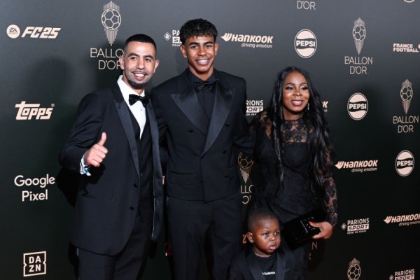 引争议！西媒：亚马尔母亲主理晚宴，800欧才调获取与之合影经验