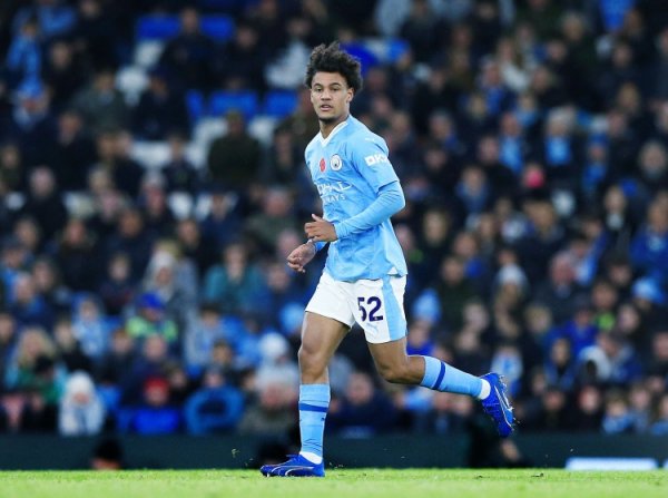 瓜迪奥拉：鲍勃在防患端便是台机器，他在病笃三区的进展相似出色