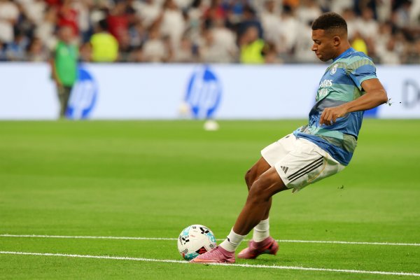 六台记者：姆巴佩已减重2到3公斤，他心爱阿隆索的肃肃神情