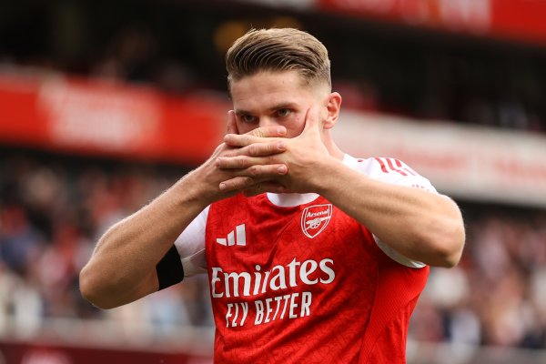 瑞典主帅：约克雷斯现象很好，说他没作用的东谈主不懂足球