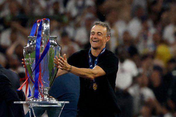 坎波斯: 恩里克是第一个迎面告诉内马尔“你离开是善事”的东说念主