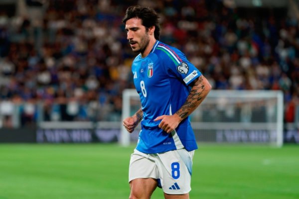 托纳利：咱们为能带着信心和勇气比赛而茂盛，必须对我方充满信心