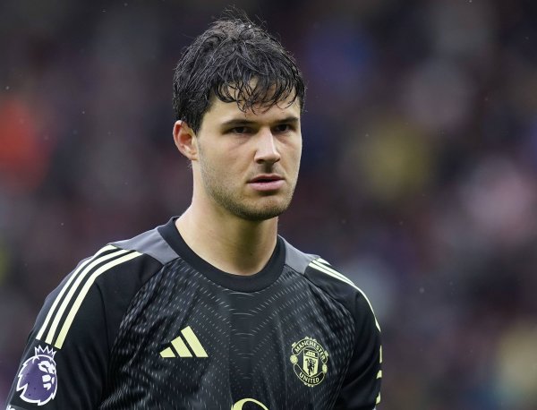 TA：曼联门将拉门斯儿时曾是前卫，因不心爱跑步等原因改为门将