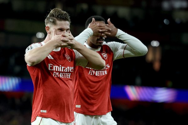 索尔斯克亚：约克雷斯是团队型中锋，他积极戮力况且独特贤慧