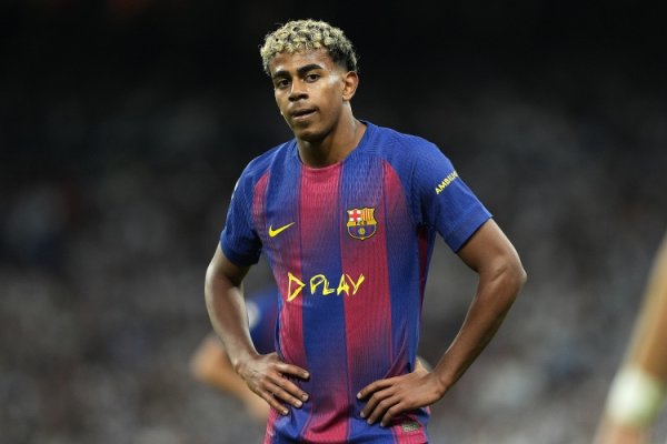 索格：粗略伯纳乌的氛围对亚马尔产生了影响，他正在学习随意