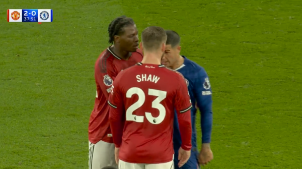 切尔西输球输东谈主！卡塞米罗破门后10东谈主热烈松弛，恩佐卢克肖不睦