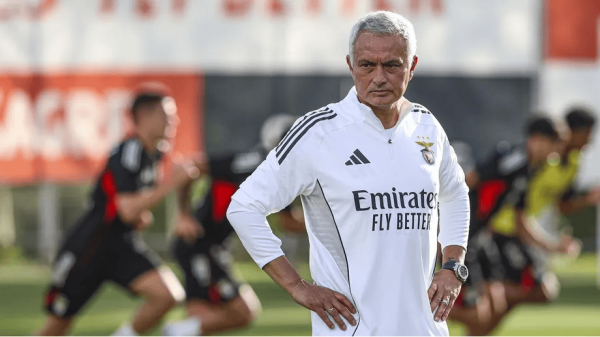 记载报: 穆帅首训条目本菲卡球员重拾信心, 球员恬逸其测验