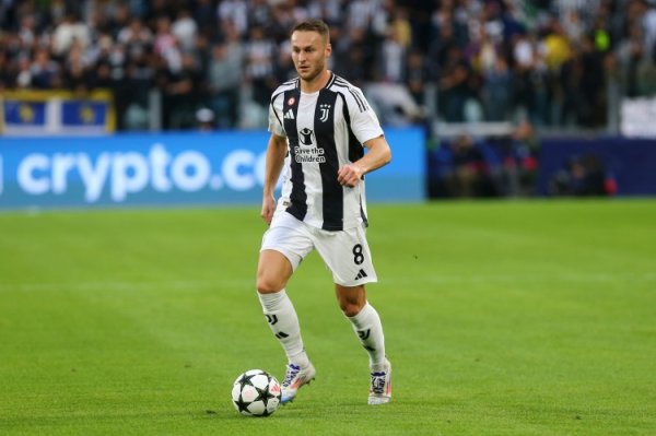 博班：库普梅纳斯是纯正的中场，永久来看他可能无法允洽踢中后卫