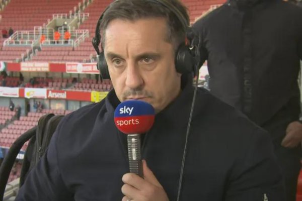 内维尔：阿尔特塔的排兵列阵太保守，多纳鲁马就像一只猛兽