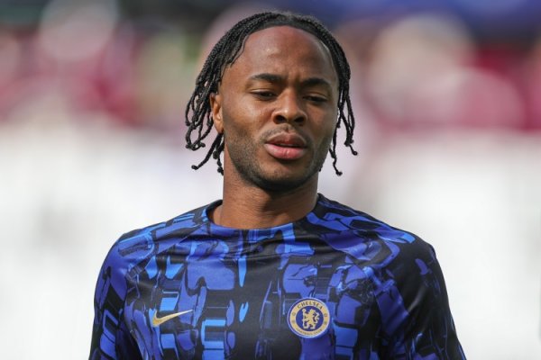 入室篡夺！邮报：罪人没带走任何难得物品，对斯特林家有东说念主很讶异