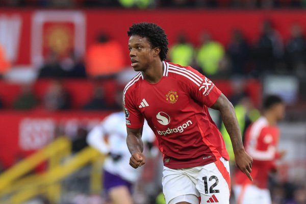 一日英超动向：斯洛特赢球却“对他不悦”，谁占了VAR的低廉呢