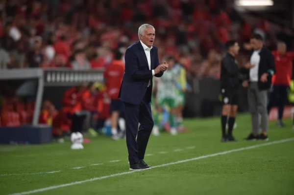 穆里尼奥：一个脚趾碰另一个脚趾就取消进球，我歧视这种足球