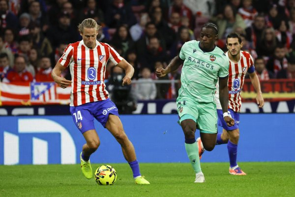 记者：多家英超球队关心莱万特前卫艾永，可能在来岁经受活动