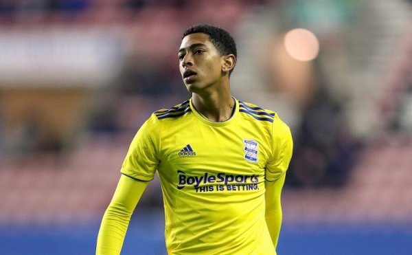 前队友惊叹贝林厄姆：他曾穿裆队友后被放倒，但他爬起来又作念一次