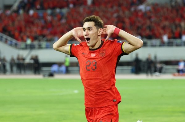 大时事先生！拜合拉木本赛季俱乐部19场0球0助攻，为国字号进7球