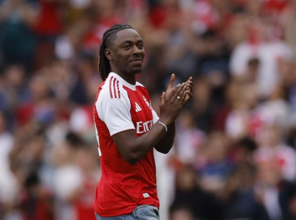 通顺战献艺帽子戏法！枪手新援埃泽是本赛季英超联赛独逐一东谈主