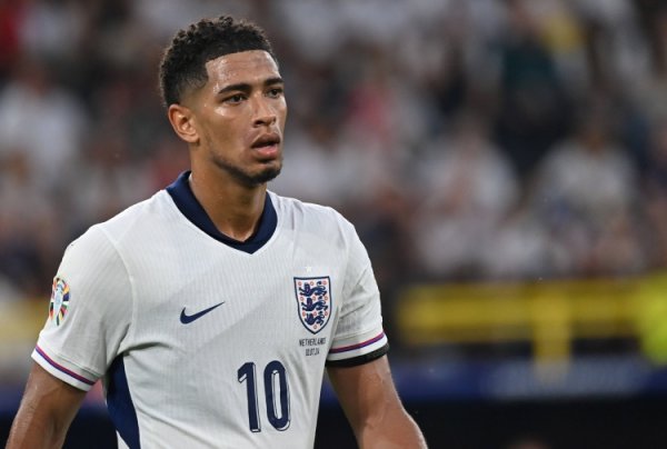 TA：贝林回想称不上无缺但打下了基础；三后卫嘱咐莫得老阵型自如