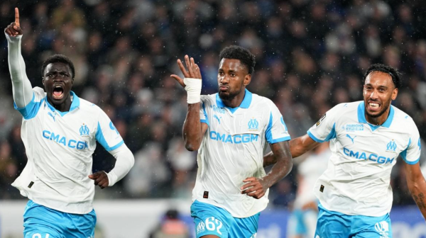 补时绝杀+极限逆转，一场2-1让榜首易主，大巴黎掉到第3