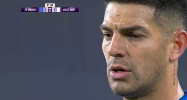 路易斯失点！路易斯造点+切身主罚被扑，申花仍0-2逾期神户