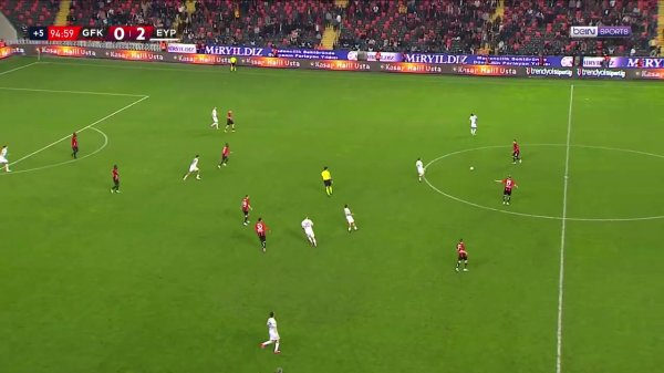 IP正确？土超比赛时两边打架裁判没吹停，球员趁便打佛门进球灵验